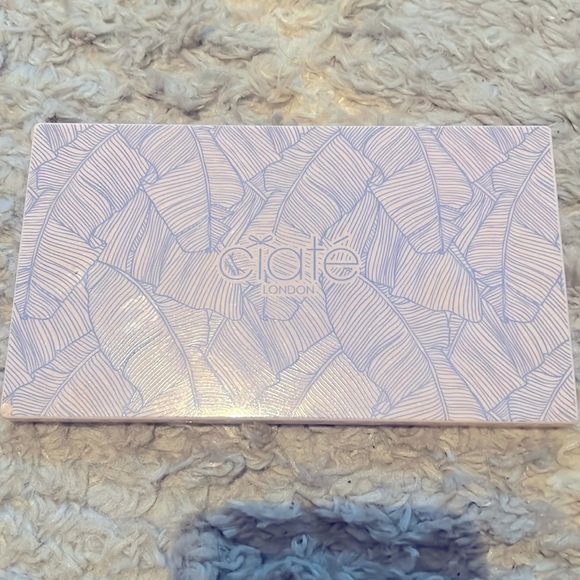 Ciate London The Editor eyeshadow Palette - Picture 2 of 4